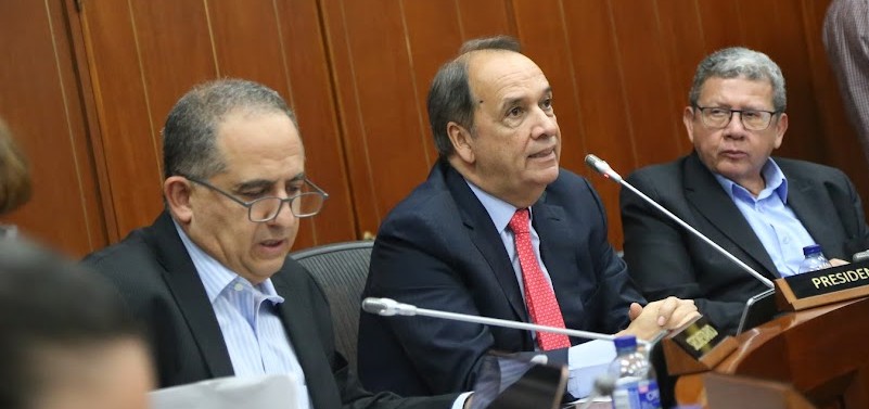 Por considerar que tendría graves consecuencias financieras para la empresa, patrimonio de los colombianos, Ecopetrol, el senador Jaime Durán, instó al Gobierno no vender las acciones de la Nación en Texas. 