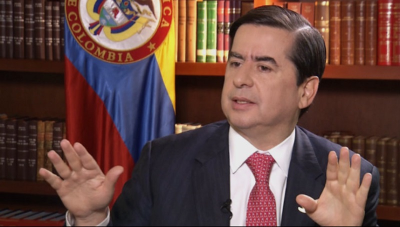El expresidente del Congreso, exministro de comunicaciones y del interior, Juan Fernando Cristo, puso de presente argumentos que llevaron a la plenaria de la Cámara a aprobar la Reforma Pensional y fue contundente en señalar que “fue un paso adelante y en la dirección correcta del Congreso, para cambiar un sistema pensional que ha sido un desastre y hoy sólo garantiza pensión a 1 de cada 4 colombianos en edad de jubilación”.