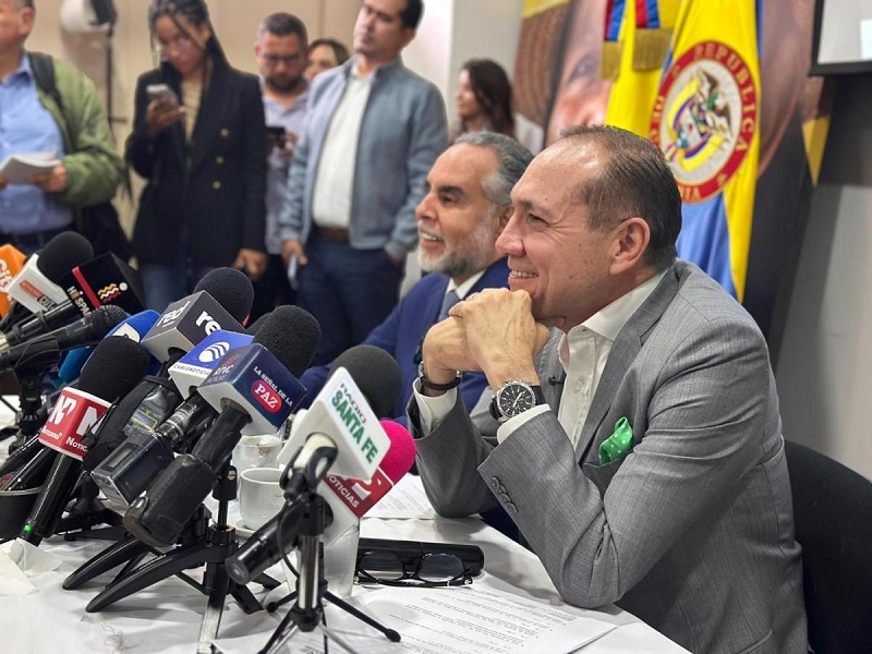 El Gobierno Nacional, a través de los ministros del interior, Armando Benedetti, y de trabajo, Antonio Sanguino, oficializó ante la opinión pública 12 preguntas para la Consulta Popular con el objeto que el Senado viabilice legalmente dicha iniciativa y los ciudadanos respondan con el sí o no, aspectos que tienen que ver con reformas al sistema laboral en Colombia.       