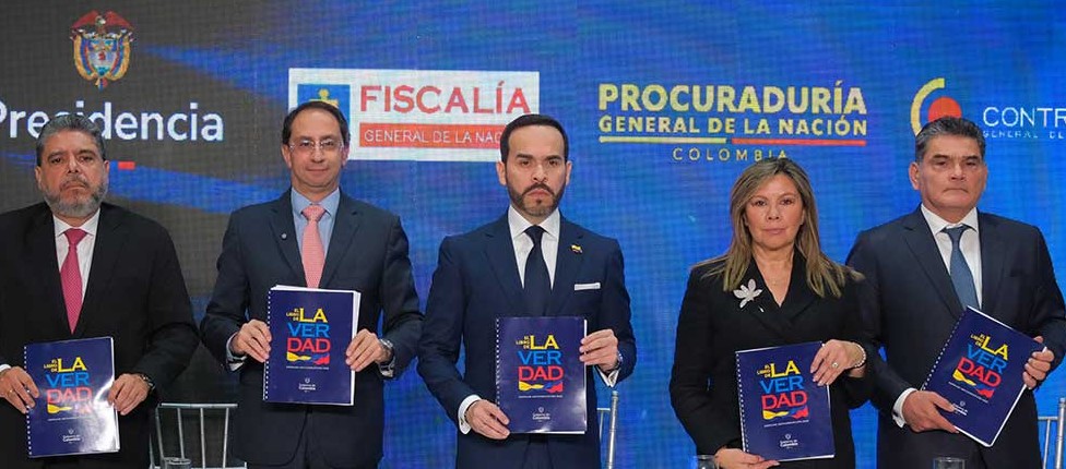 Presidente De la Espriella revela corrupción en el gobierno Petro en El Libro de la Verdad