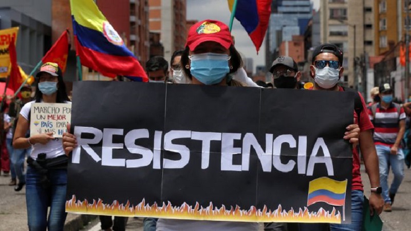 El Comité Nacional del Paro hizo el anuncio en momentos en los que se desarrolla ya el diálogo con el Gobierno Nacional con mira a negociar los puntos que consideran los ha motivado a la protesta en todo el territorio nacional.