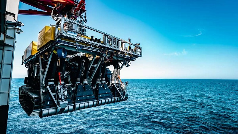 Noruega se convirtió en el primer país del mundo en autorizar la controvertida práctica de la minería en aguas profundas a escala comercial. 