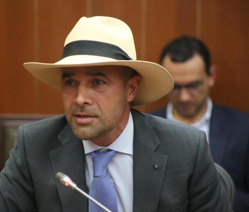 El senador Andrés Felipe Guerra, Centro Democrático, liderará este martes 31 de octubre del 2023, a partir de las 10 :00 A.M, un debate sobre la grave crisis cafetera por la que está pasando el sector y que tiene a más de 500 mil familias en graves dificultades de supervivencia en 610 municipios del país.