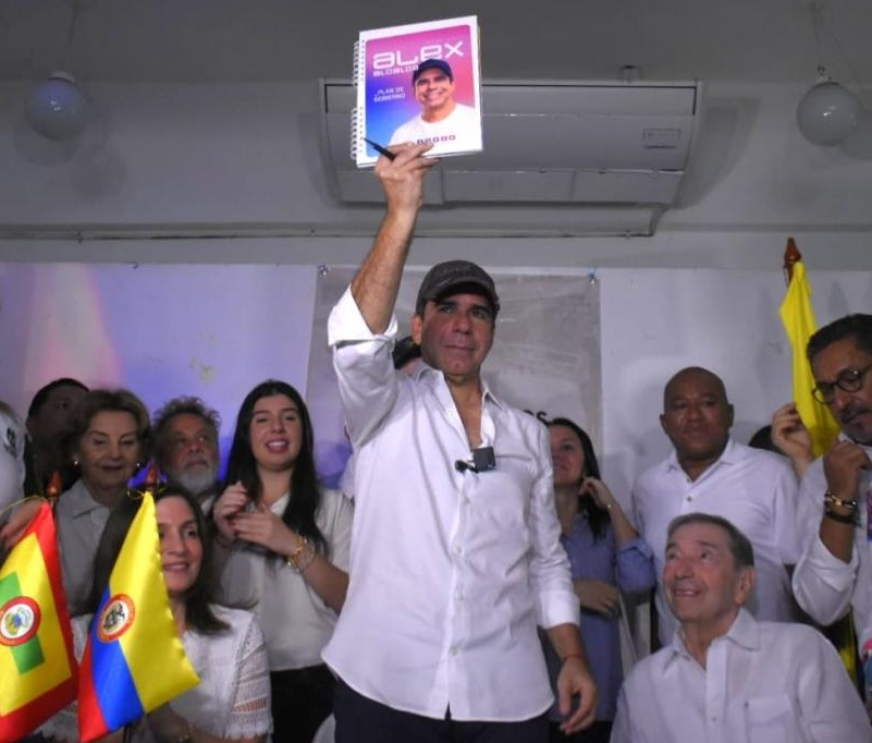 Foto: Twitter El dirigente y empresario Alejandro Char Chaljub inscribió, por Cambio Radical, su candidatura a la Alcaldía de Barranquilla.