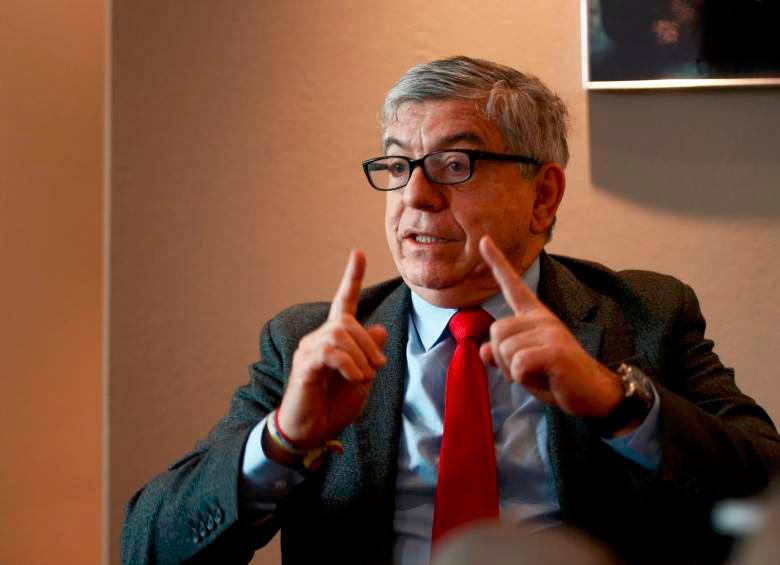 -“Esta situación es de extrema gravedad para millones de usuarios y pacientes del sistema de salud”, asegura el director del Partido Liberal.-