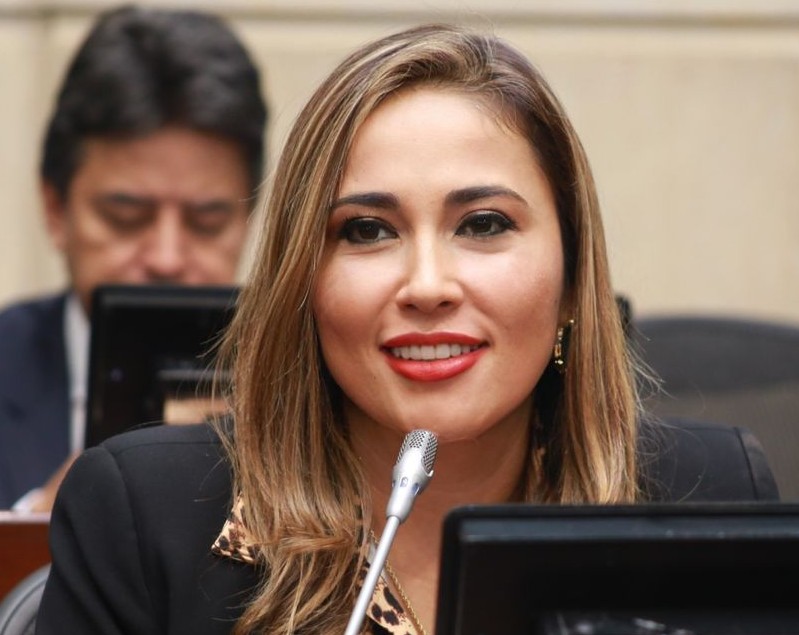 La senadora Sandra Jaimes, del Pacto Histórico, socializó su iniciativa aprobada en la Reforma Laboral y que establece que las personas privadas de la libertad, por días de trabajo, tendrán rebaja de penas.