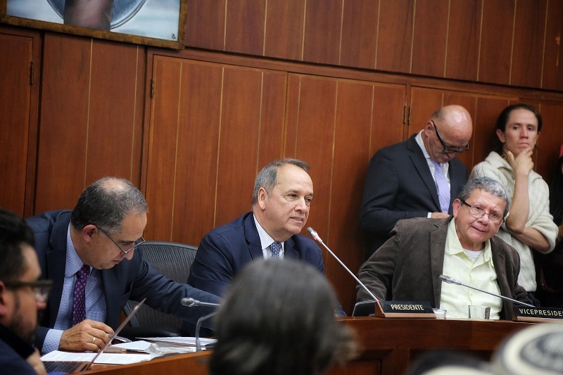 Foto: Leonardo Vargas Mendoza  El presidente de la Comisión Quinta de Senado, Jaime Durán Barrera, instó a los organismos de control para que aceleren las investigaciones por el hurto y contrabando de hidrocarburos en Ecopetrol, que se dio a conocer a través de un twitter por el presidente de la república Gustavo Petro Urrego, y cuyo desfalco, le podría estar costando al Estado colombiano más de US$80 millones de dólares.