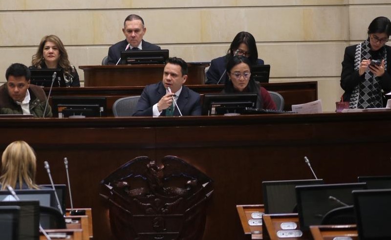 La reforma laboral está lista para ser agendada en el orden del día de la próxima sesión plenaria del Senado, lunes 9 de junio de 2025, luego de la radicación de las ponencias y el anuncio para que sean incluidas en el orden del día, lo que permitirá abrir la discusión y la votación de dicho proyecto.