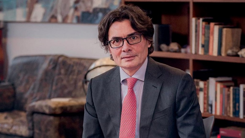 Al renunciar a la rectoría de la Universidad de los Andes y anunciar oficialmente su candidatura presidencial, Alejandro Gaviria, fue contundente en señalar que "Colombia, trágicamente, tenemos que aceptarlo así, podría entrar en un tercer pico de violencia”.