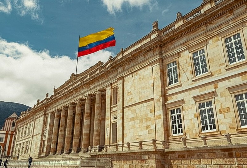 Cada 20 de julio, el Capitolio Nacional se engalana de color patrio y abre sus puertas en torno a la celebración de un aniversario más de la independencia de Colombia. 