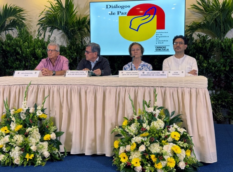 Desde Caracas, Venezuela, en desarrollo de la agenda concertada de diálogo entre las partes, la participación de la sociedad en el avance de dichas negociaciones fue sellada con la firma de Vera Grabe, jefa negociadora del gobierno y Pablo Beltrán, jefe negociador del ELN.