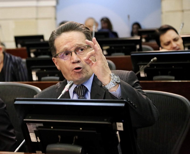 El abogado y especialista en ciencias socioeconómicas, Guillermo García Realpe, fue designado presidente de la junta directiva de la Empresa Colombiana de Petróleos, Ecopetrol y a Mónica de Geiff, como vicepresidenta.