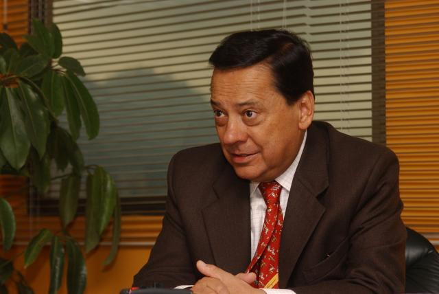 A sus 79 años bien vividos, el COVID – 19  le arrebató su existencia a un gran amigo, pero sobre todo a un gran periodista, periodista de tiempo completo, como lo fue en vida Javier Ayala Álvarez. Se consagró al ejercicio del periodismo, que para él fue su pasión y lo tomó más como misión que como carrera. 