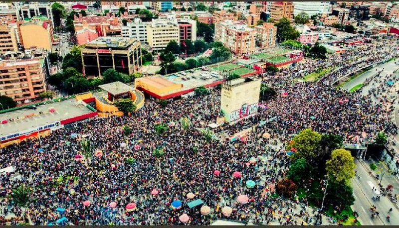 Gobierno y líderes del paro, se encontraron formalmente este domingo para que a través del diálogo logren encontrar el camino que permita la negociación a las exigencias del pueblo colombiano.   
