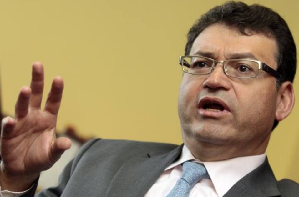 ‘Democracia bajo asedio’: Sierra Porto advierte sobre el “progresivo debilitamiento del Congreso de la República”