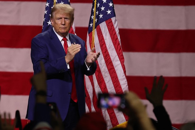 El candidato republicano Donald Trump regresa a la Casa Blanca, luego de superar el mínimo de 270 votos electorales, resultado que sella su victoria como presidente de los Estados Unidos de América, al derrotar a la candidata demócrata Kamala Harris.