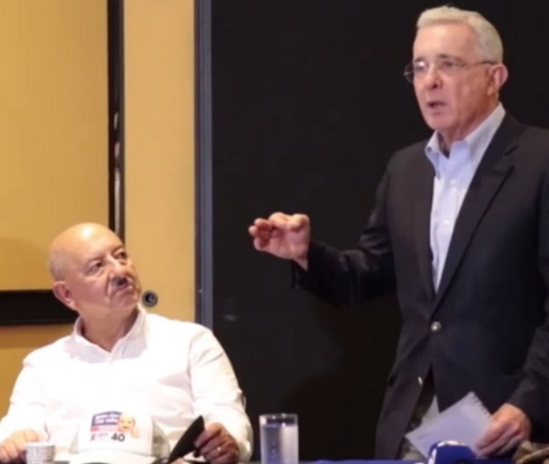 Se trata del ex Director de la Dian Néstor Díaz Saavedra, a quien Uribe se refiere como un hombre serio, transparente, que conoce a fondo las necesidades de los empresarios y emprendedores.