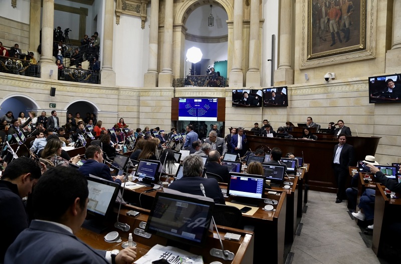 Por 55 votos contra 35 se aprobó la conciliación de la reforma al Código Electoral, mientras que el proyecto de Acto Legislativo que pretendía regular el uso recreativo del cannabis en adultos, no alcanzó los votos de una mayoría calificada, y se archivó con 47 a favor y 43 en contra.