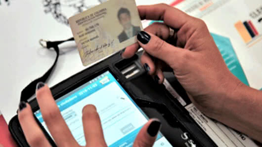 Hasta este domingo 14 de julio se vence el plazo para quienes quieran cambiar el puesto de votación, de acuerdo a la agenda de la Registraduría Nacional del Estado Civil, para las elecciones del 27 de octubre donde los colombianos eligen a sus mandatarios regionales y locales, así como diputados, concejales y ediles.