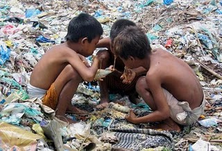 Quien lo creyera, en un país como el nuestro, donde se supone que somos uno de los más ricos en producir alimentos en el mundo, un informe de la ONU destaca que Colombia está en el puesto 102 dentro de 170 naciones que aguantan hambre.