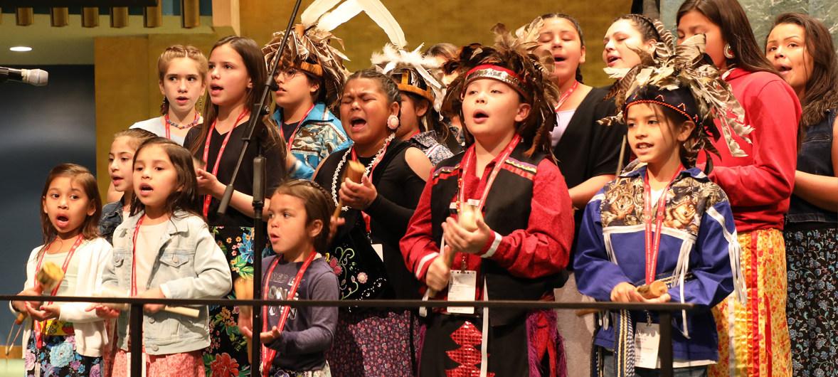 La 18ª sesión del Foro Permanente de la ONU para Cuestiones Indígenas inició, en la sede de la ONU, con representantes de más de mil pueblos originarios que enfocarán sus discusiones en la generación, transmisión y protección de sus conocimientos tradicionales, enfatizando lo que éstos pueden aportar para afrontar los grandes problemas y amenazas del mundo de hoy.