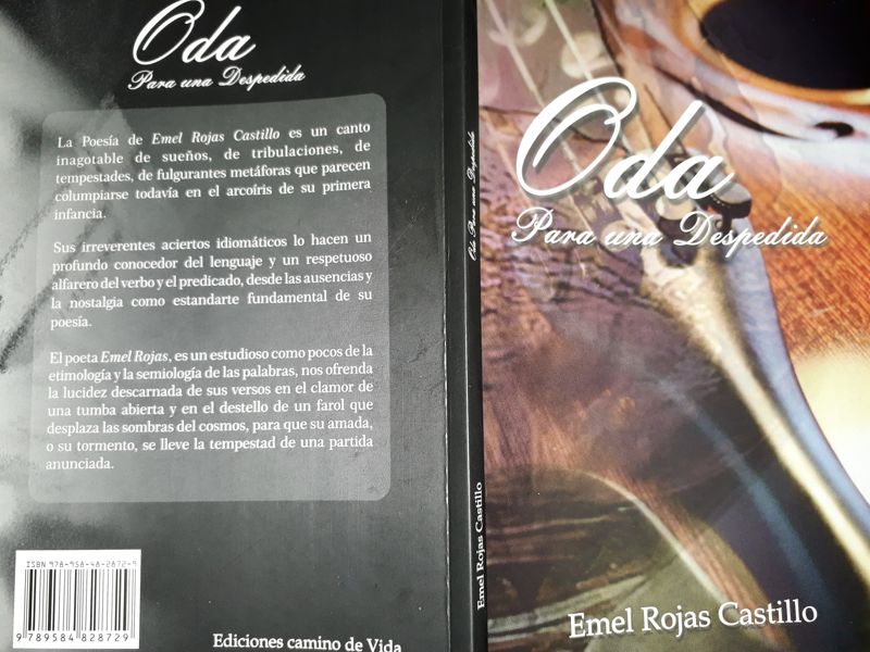 Después de los debates de control político, discusión y aprobación de Proyectos de Acuerdo, el Concejo de Bogotá le abrió paso en su recinto de sesiones, a la poesía, cuyo protagonista fue el concejal Emel Rojas Castillo, quien al lanzar su nuevo libro de poemas: Oda Para una Despedida, consiguió el quorum, esta vez, no con la totalidad de los concejales, sino que con congresistas, funcionarios del gobierno distrital e invitados, llenó las curules y las barras para deleitar con sus poemas a todos los asistentes. Después de los debates de control político, discusión y aprobación de Proyectos de Acuerdo, el Concejo de Bogotá le abrió paso en su recinto de sesiones, a la poesía, cuyo protagonista fue el concejal Emel Rojas Castillo, quien al lanzar su nuevo libro de poemas: Oda Para una Despedida, consiguió el quorum, esta vez, no con la totalidad de los concejales, sino que con congresistas, funcionarios del gobierno distrital e invitados, llenó las curules y las barras para deleitar con sus poemas a todos los asistentes.