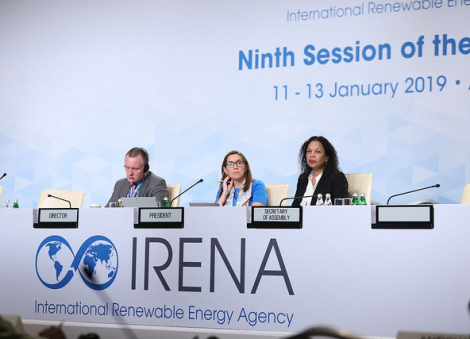 La IX Asamblea General de la Agencia Internacional de Energías Renovables (Irena), comenzó en Abu Dhabi, y subrayó la importancia de acelerar el despliegue de las llamadas energías verdes para cumplir los objetivos del Acuerdo de París y combatir el Cambio Climático.  