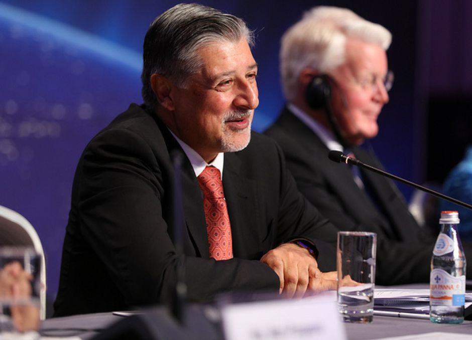 El Director General de la Irena, Adnan Z. Amin, señaló que las renovables posibilitan que la “concentración de la energía sea más independiente y cada país produzca la suya propia”. 