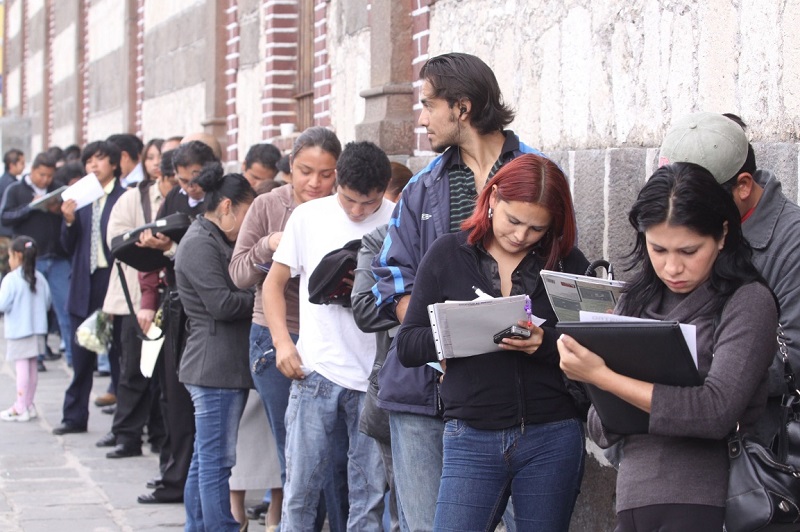 La Comisión Económica para América Latina y el Caribe (Cepal) informó que el desempleo en la región alcanzó al 10,7 % de la población por los efectos de la pandemia de Covid-19. Esto significa un aumento de un 2,6 % en la desocupación respecto a los niveles registrados en 2019.