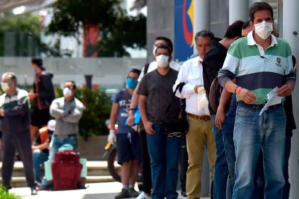 La Encuesta de Pulso Social del Departamento Nacional de Estadística, DANE, destaca que el 66,1 %  de las personas que viven en 23 ciudades y zonas urbanas del territorio nacional, destacan que la  situación económica del país en el mes de septiembre de 2020 es peor que la del mismo mes del 2019.