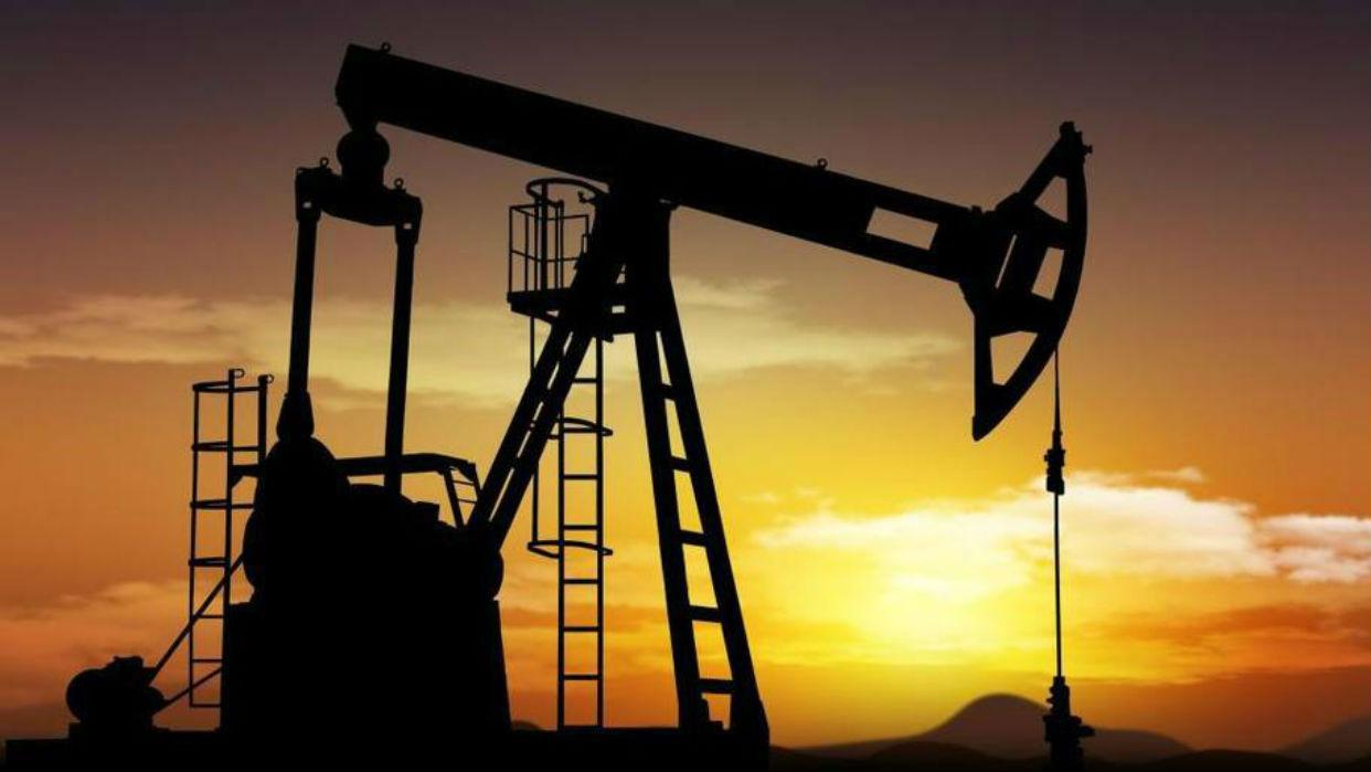 La incógnita es si el grupo liderado por Arabia Saudí y Rusia decidirá si prolongar la validez de los recortes pactados o abrir los grifos para compensar las caídas de producción de Venezuela e Irán.