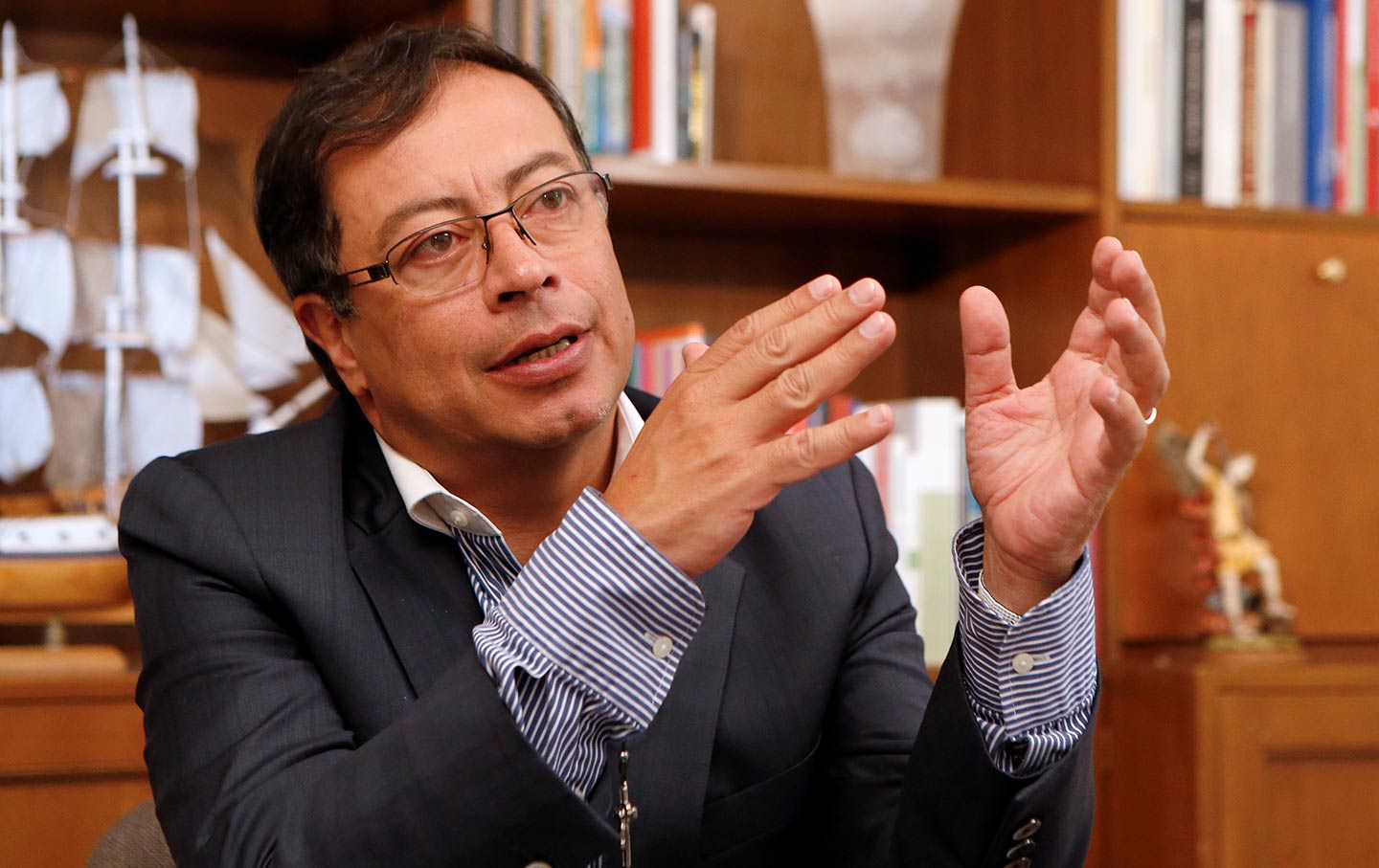 Simplemente para sacarle el cuerpo a la lucha anticorrupción porque cuando el Presidente Duque quiere traer esas mismas normas al Senado y la Cámara, serán deterioradas, ya lo verán ustedes y la ciudadanía, aquí se evaporarán premeditadamente.