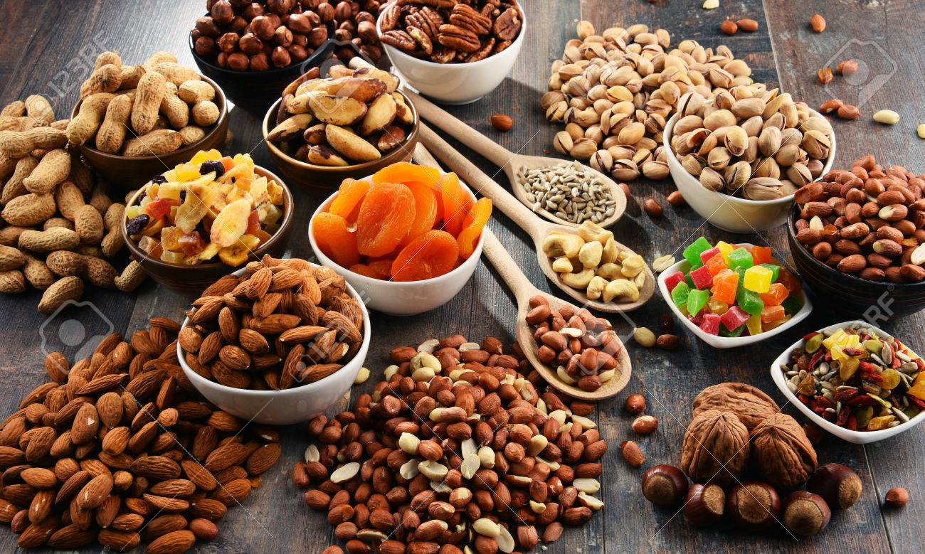 Comer frutos secos puede ayudar a reducir los factores de riesgo de muchas enfermedades crónicas, incluyendo enfermedades del corazón, obesidad y diabetes.