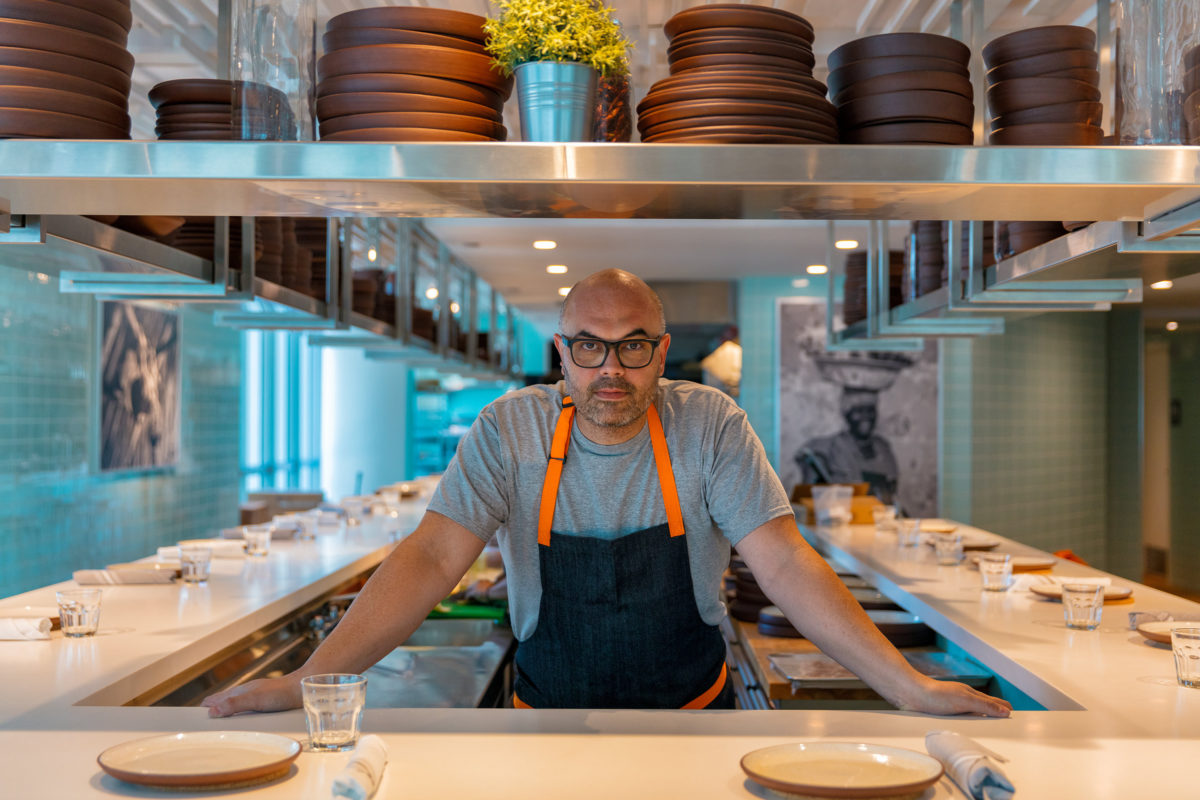 El chef venezolano Carlos García, del Restaurante Alto, fue elegido como el mejor de su clase entre un grupo de 50 cocineros latinoamericanos, en la premiación de los "50 Mejores Restaurantes de América Latina". García recibió un galardón otorgado por la cervecera española Estrella Damm. 