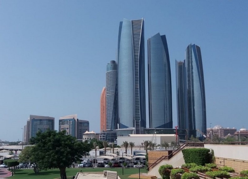 La capital de Emiratos Árabes Unidos, Abu Dhabi, encabeza generalmente la lista. Bogotá alcanza   índice de seguridad del 37,17 %, de acuerdo a la web Numbeo.