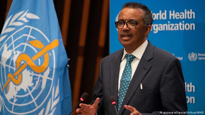 Así lo destacó el director de la Organización Mundial de la Salud,  Tedros Adhanom Ghebreyesus, quien señaló que “los mensajes contradictorios de los dirigentes minan el ingrediente esencial de cualquier respuesta: la confianza”.