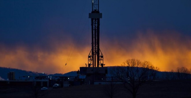 El Fracking se prohibió en el reino Unido por la imposibilidad de predecir los terremotos que pueda ocasionar esa práctica que desde el punto de vista técnico es la fracturación la técnica de fracturación hidráulica para la extracción de gas o petróleo.