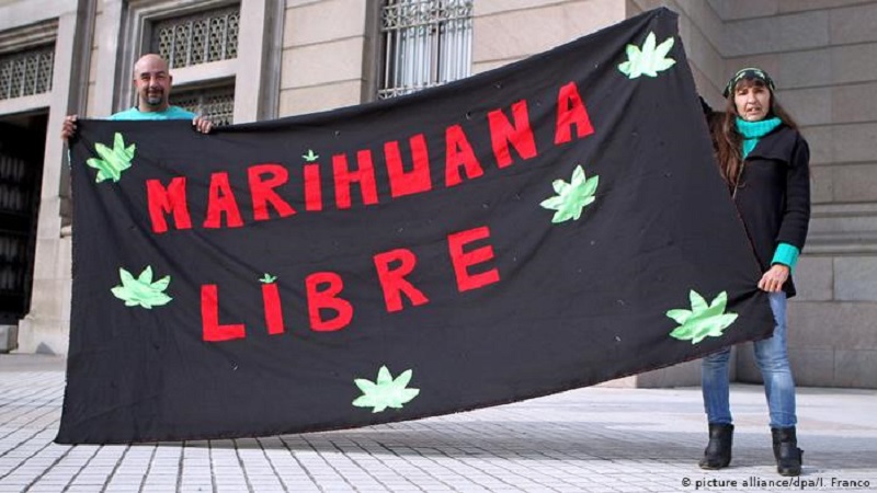 El Gobierno Noruego propuso este despenalizar la posesión y el consumo de pequeñas cantidades de drogas, afirmando que los consumidores deben ser tratados como enfermos y no como delincuentes.