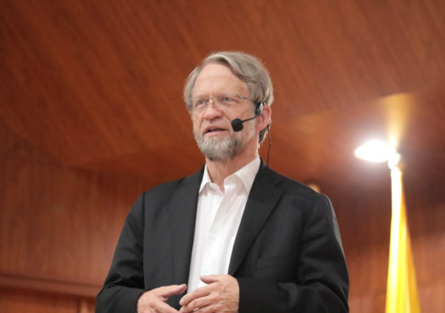 Tras conocer el fallo de la sección quinta del Consejo de Estado que anuló su elección como senador de la República, el profesor Antanas Mockus fue contundente en señalar que acata la decisión y anunció que agotará las instancias necesarias para mantenerse en el Congreso ya que no se siente culpable porque no obró de mala fe.