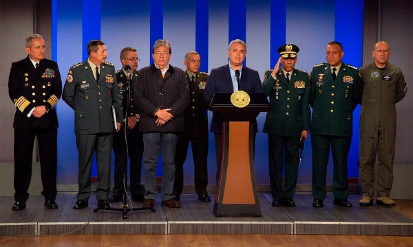 El Presidente de la República, Iván Duque Márquez, anunció la designación del mayor general Eduardo Enrique Zapateiro Altamiranda como nuevo Comandante del Ejército Nacional, en remplazo del general Nicacio de Jesús Martínez, quien se retiró de la comandancia de la institución por motivos familiares.