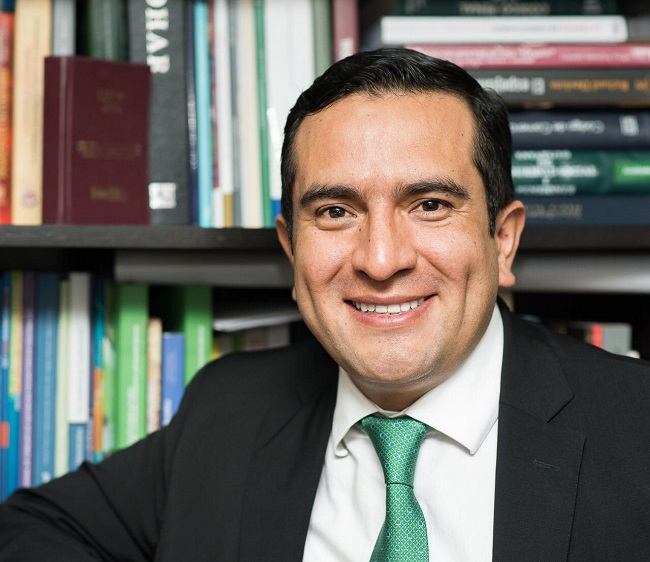 “Los Colombianos necesitan saber qué están haciendo los bancos con el dinero que a través de los decretos del Presidente Duque se ha dispuesto para atender la crisis”, afirmó el representante a la Cámara por el Centro Democrático, Edward Rodríguez.