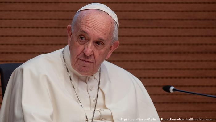 Esta medida era una de las más exigidas a la Iglesia Católica por las asociaciones de víctimas de pederastia y de la que más se habló en la Cumbre sobre la Protección de Menores.