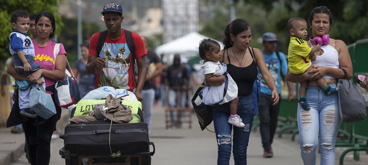 El 80% de las personas que han abandonado Venezuela se ha establecido en en países de América Latina y el Caribe y el resto en otras regiones del planeta, asegurón la Agencia de Naciones Unidas para los Refugiados (ACNUR) y la Organización Internacional de las Migraciones (OIM). 