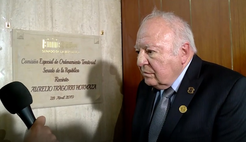 A los 83 años el expresidente del Congreso de la república y uno de los personajes más notables, no solo del Cauca sino de la dirigencia política de Colombia de finales del siglo pasado y principios del presente, Aurelio Hiragorri Hormaza, dejó de existir, le ganó la batalla el COVID-19, dejando una inmensa tristeza y dolor, pero un gran legado para la democracia en Colombia: servir desde el poder de las urnas a los más necesitados y a los servidores públicos de la nación.