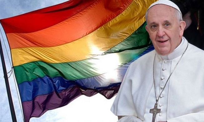 Su santidad Francisco sorprendió al mundo al señalar que las personas del mismo sexo tienen derecho a ser una familia: “Son hijos de Dios, tienen el derecho a una familia. Nadie debe ser excluido o sentirse infeliz por ello”, por eso fue contundente en señalar que se debe legislar en favor de las uniones civiles. 