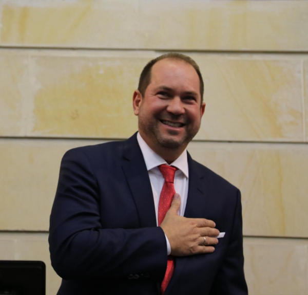 Al asumir como Presidente del Congreso de Colombia, el senador Lidio García Turbay fue contundente en afirmar que “nuestro desafío, ahora, es cómo agendar el futuro de la nación….buscar los recursos que necesitan los acuerdos, con el menor impacto fiscal posible, y proteger a quienes están regresando a sus tierras o buscando espacios de participación democrática, para no repetir experiencias de exterminio que aún siguen latentes en nuestra historia de derechos humanos”. 