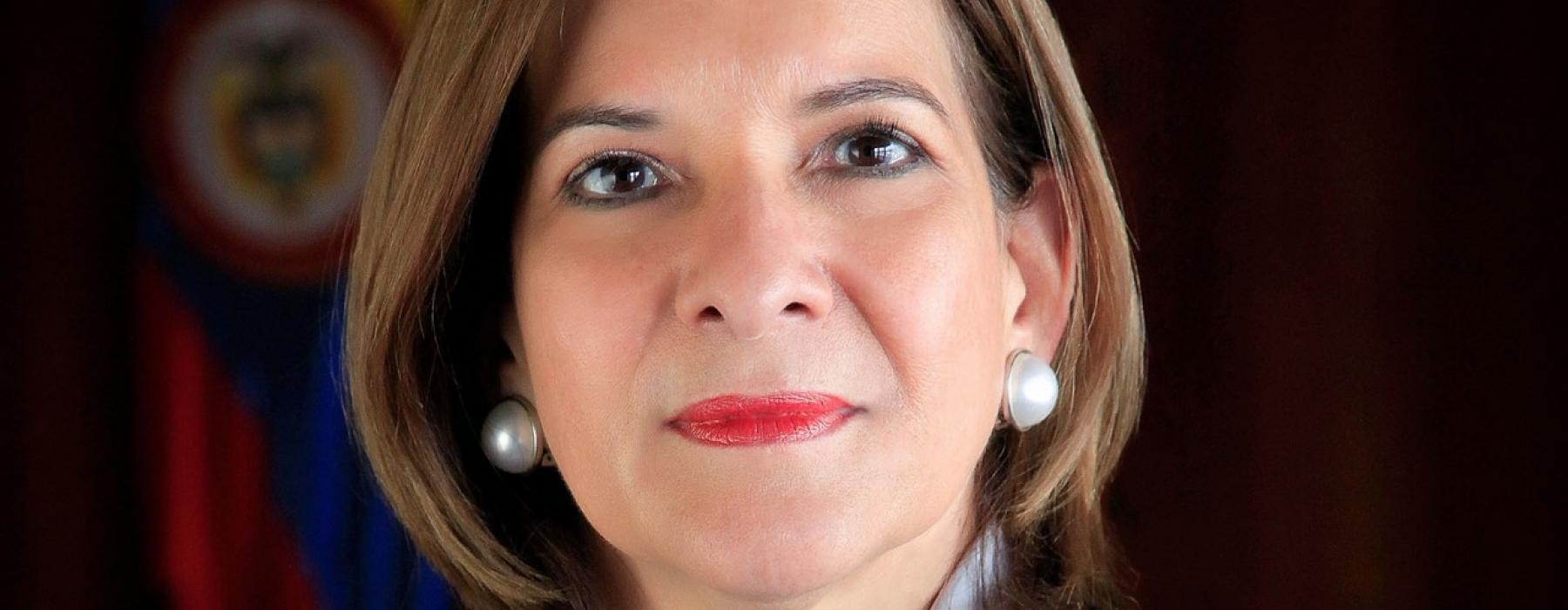 La nueva ministra de justicia Margarita Cabello, entra al escenario de la administración del presidente Iván Duque, en un momento donde precisamente la justicia es cuestionada por su aplicación en el escenario del posconflicto, por la decisión de la JEP  de ordenar la libertad del excombatiente de las Farc, Jesús Santrich, por considerar que no hay pruebas que garanticen su extradición, lo que generó la renuncia irrevocable del Fiscal General de la Nación Néstor Humberto Martínez y la dimisión a quien remplaza Gloria María Borrero.