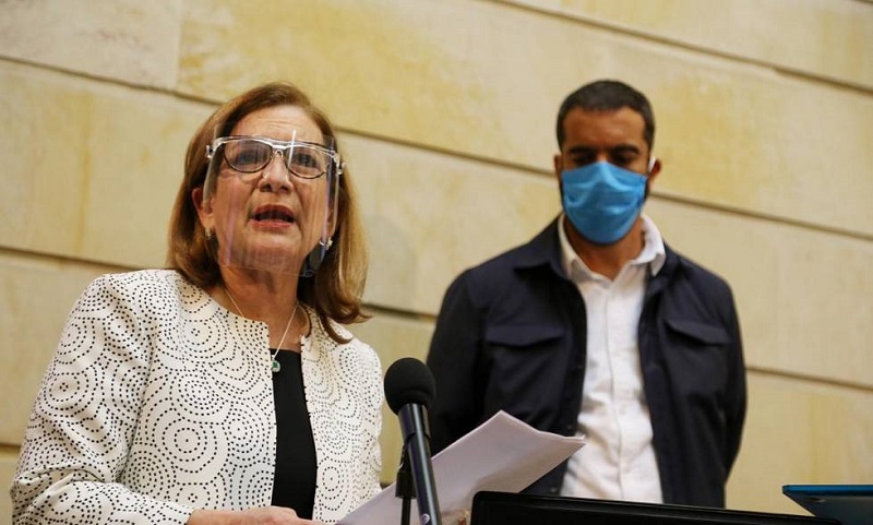 Al ser elegida como Procuradora General de la Nación por 83 votos en la plenaria del Senado, Margarita Leonor Cabello Blanco se convierte en la primera mujer que llega a la jefatura del Ministerio Público haciendo un llamado a la unidad: “ La actual crisis nos debe unir, en medio de todas nuestras diferencias. Quiero hacer un Ministerio Público que convoque, que concilie, que viabilice salidas, que nos ayude a avanzar como sociedad”.