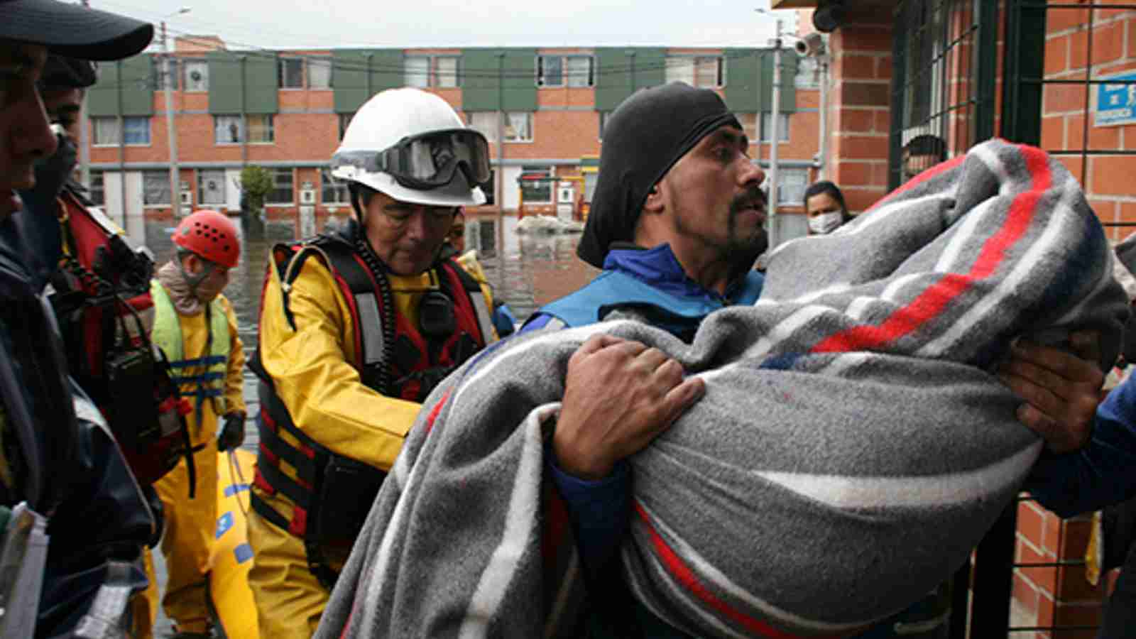 Presidente hizo un llamado a los alcaldes y gobernadores para que no bajen la guardia en la atenciu00f3n a los afectados por las lluvias
