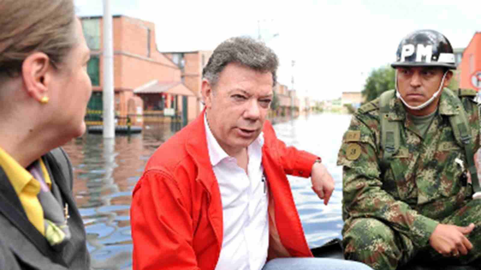 Barrios de Kennedy y Bosa en Bogotu00e1, con el agua hasta el cuello...